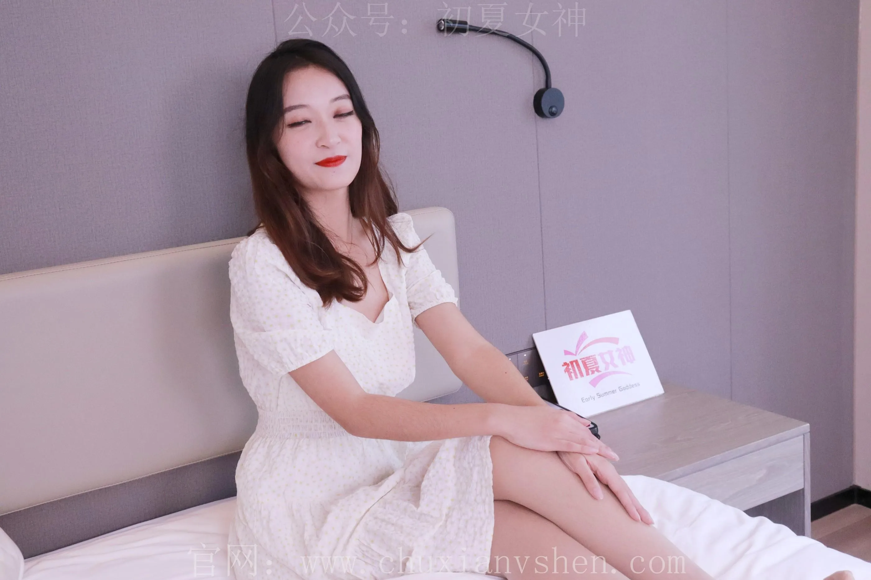 初夏女神 NO.015 依依白色M码秋季连衣裙搭高跟鞋 [137P]插图4